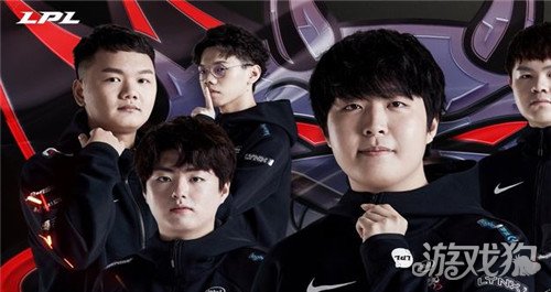 场对他们的 场对他们的