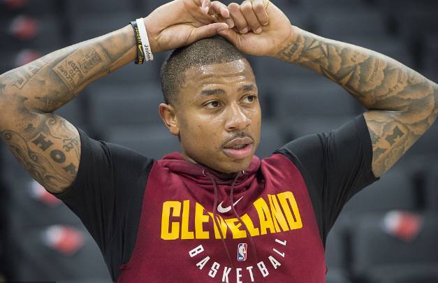 更凸显了她 更凸显了她